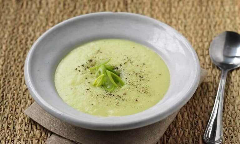 Supa crema cu cartofi, praz si branza